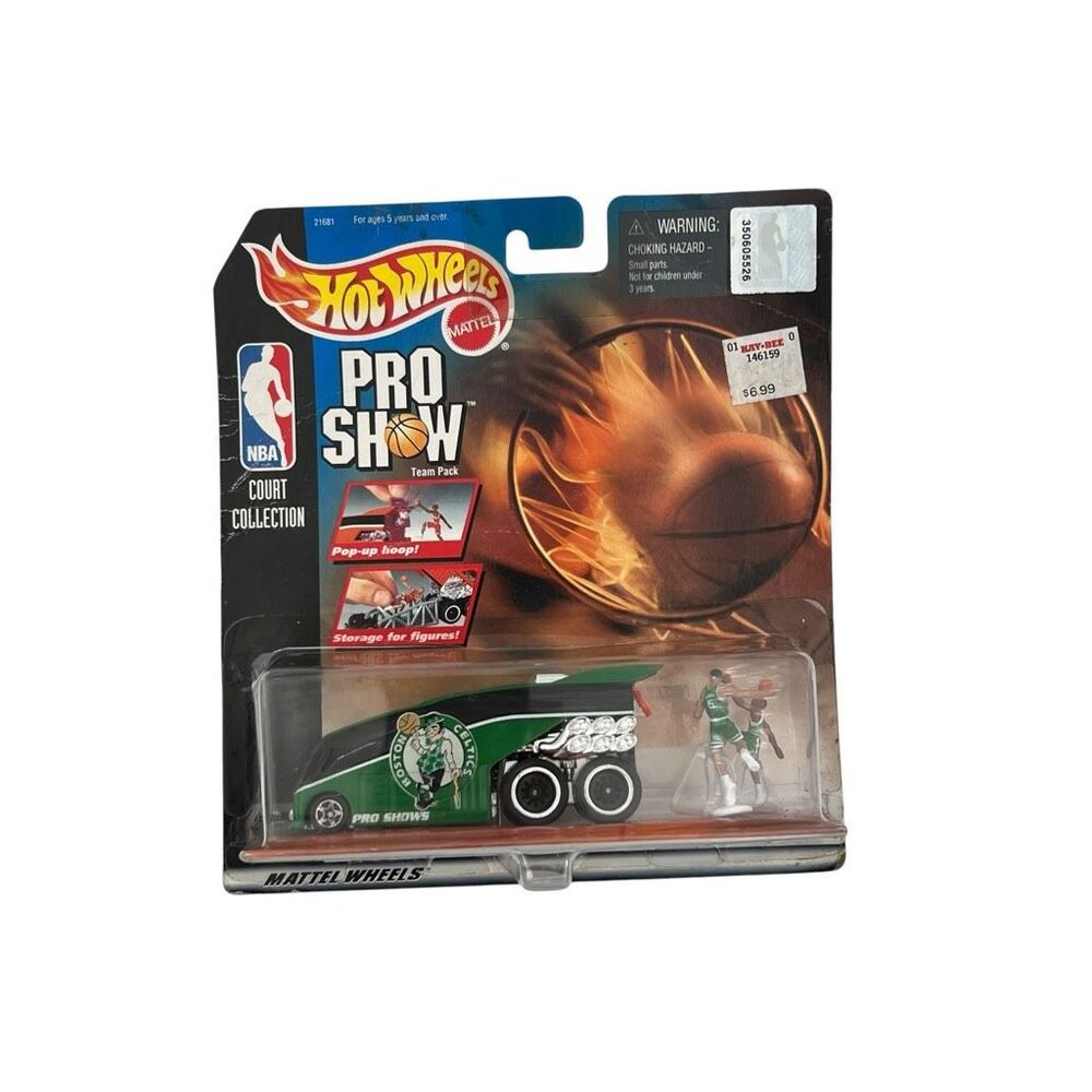NWT Hot Wheels Pro Show NBA Court Boston Celtics Die-Cast Truck & Figures